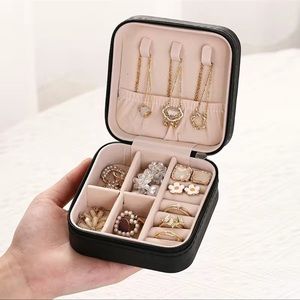NWOT jewelry travel box